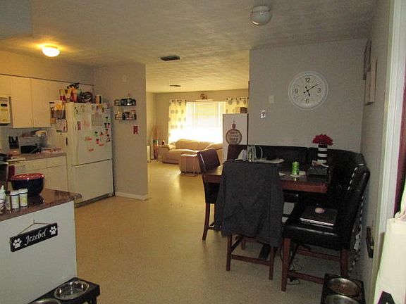 5th image of 407 Willows Ave