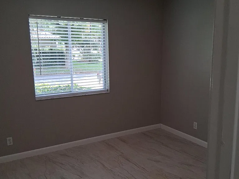 4863 Chardonnay Dr — Photo 31