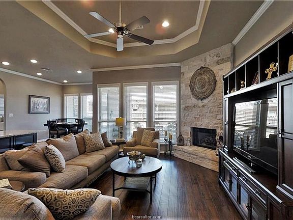 5th image of 4409 Hadleigh Ln