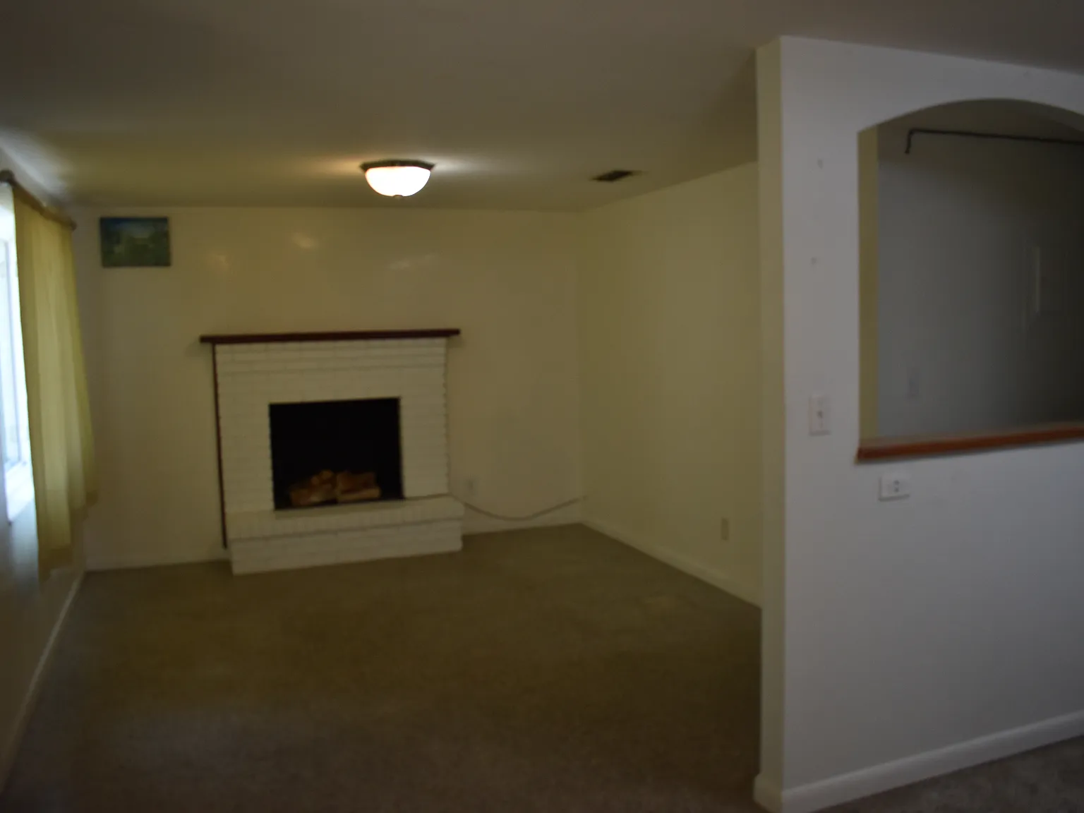 3 bed, 1.5 bath, 840 sqft, $1,990 — Photo 3