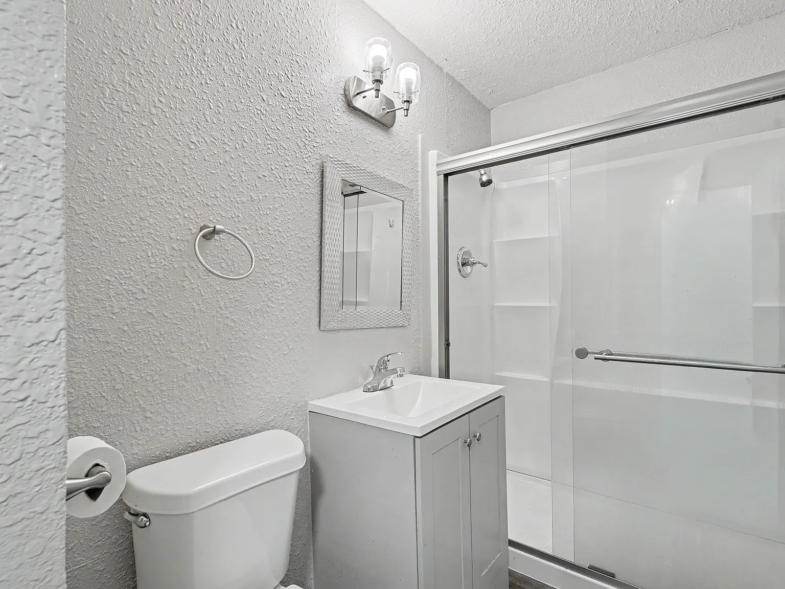 3 bed, 1066 sqft, $1,300 — Photo 4