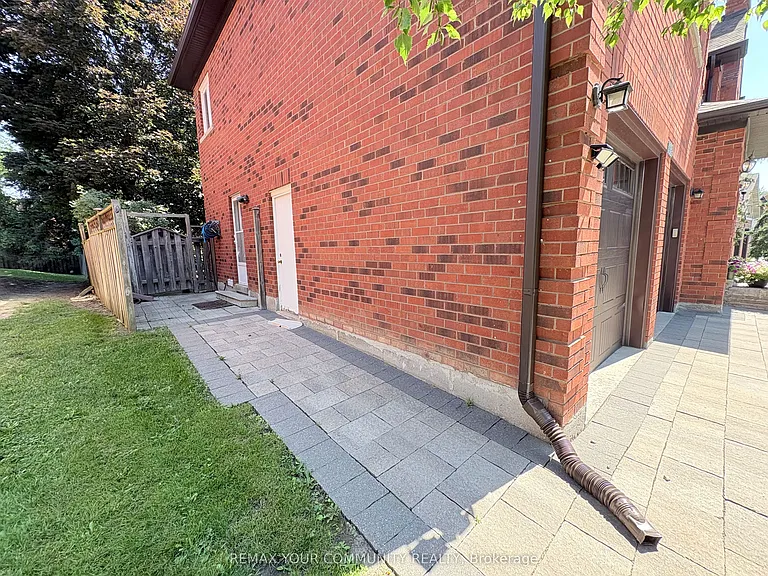 58 Kings Cross Ave #BASEMENT — Photo 14