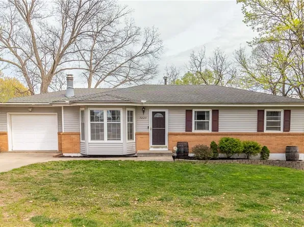 5223 N Washington St, Kansas City, MO 64118