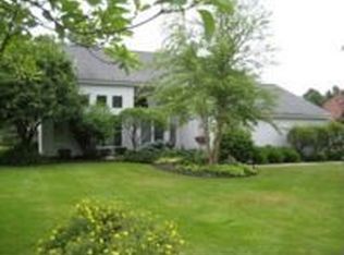 26060 Annesley Rd, Beachwood, OH 44122