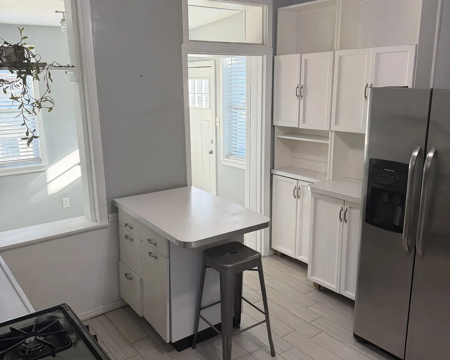 2 bed, 1.5 bath, 1171 sqft, $1,600 — Photo 2