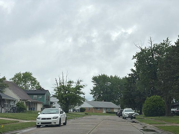 5th image of 3656 N Brentwood Ave