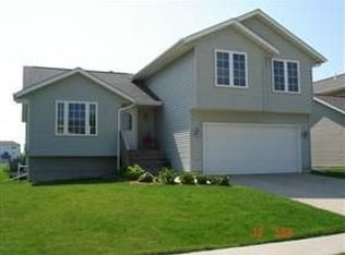 2913 Russell Dr, Iowa City, IA