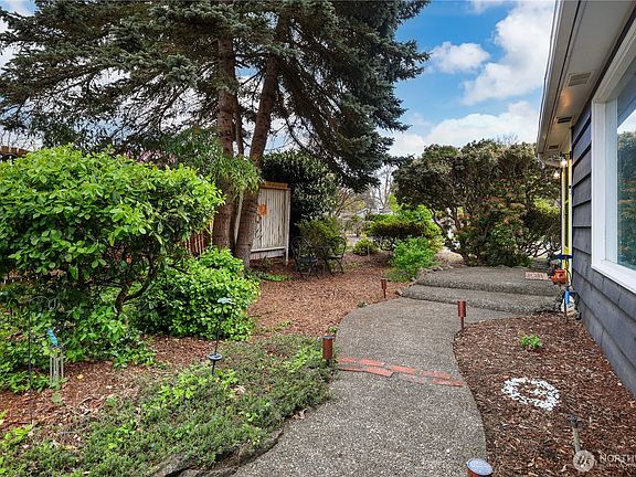 2nd image of 18 Ponce de Leon Crk SW