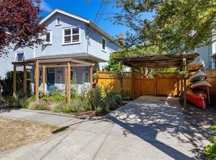 1601 Haultain St #B, Victoria, BC V8R 2K6