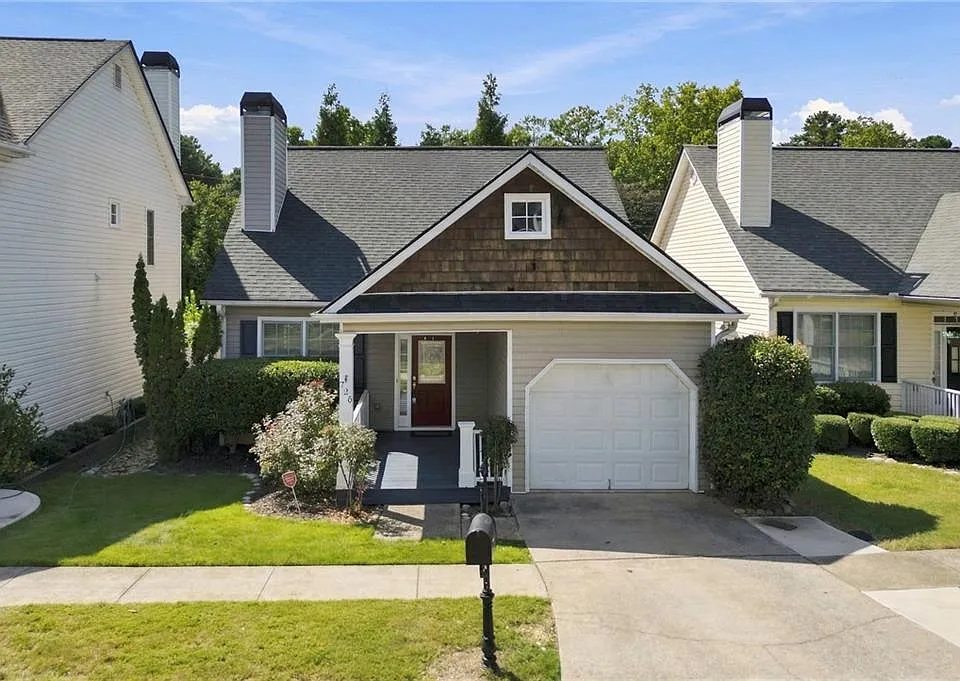 726 Gardenside Cir SE
