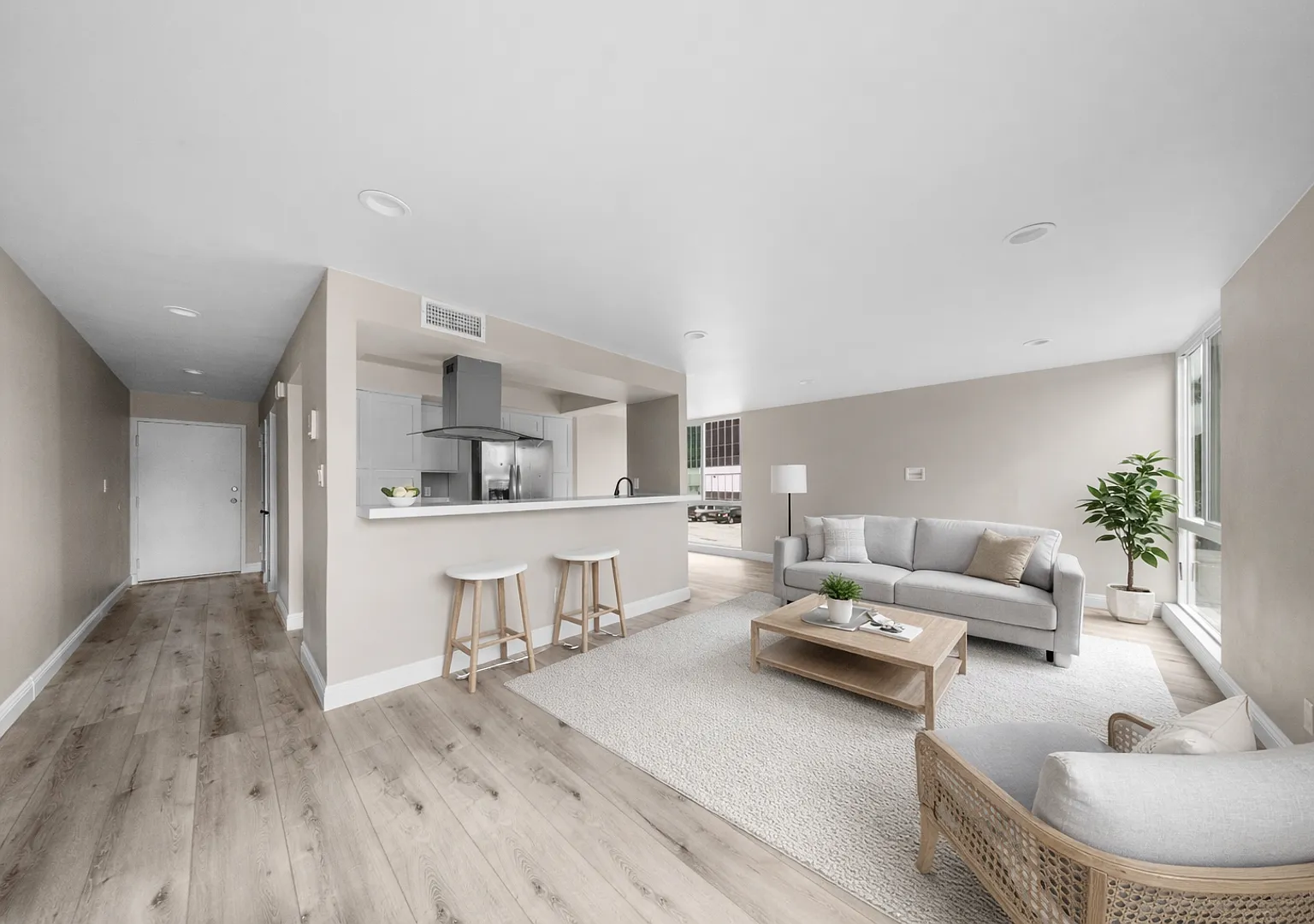 271 E San Antonio Dr. — Photo 1