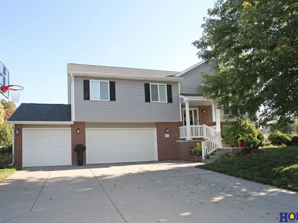 7740 Orourke Dr, Lincoln, NE 68516
