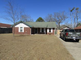 1201 Desert Storm Dr, Hinesville, GA 31313