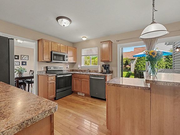 5th image of 913 Darwin Dr