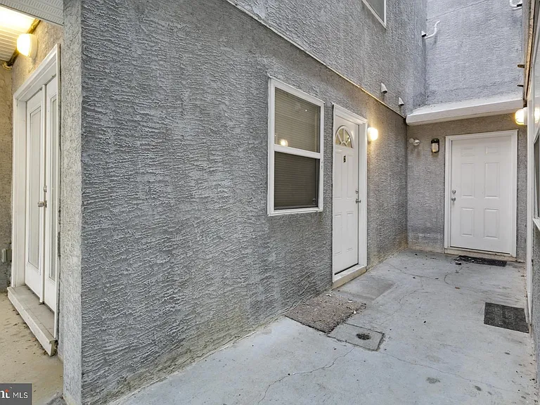 1228 N 25th St #6 — Photo 14