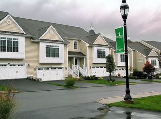 28 Great Heron Ln, Brookfield, CT 06804