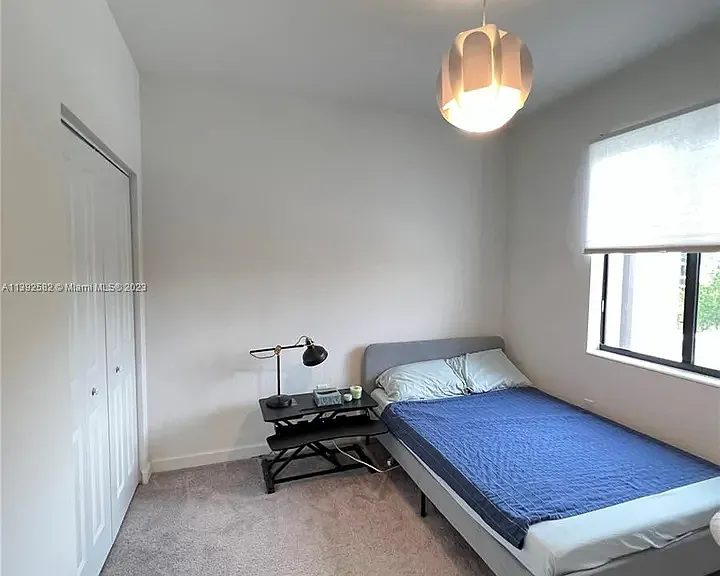 20610 NE 5th Pl — Photo 14