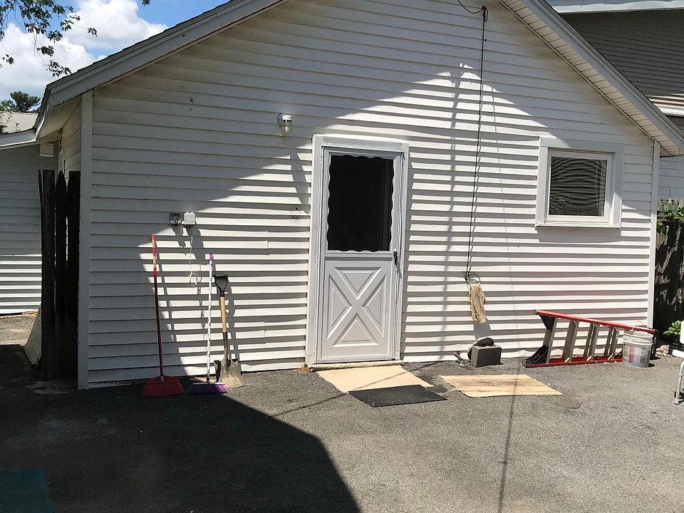 1st image of 11 Maplewood Ct #2