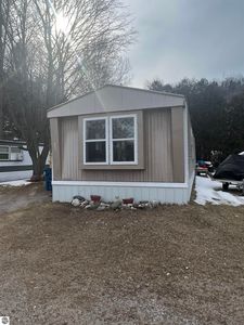 853 Glen Ave, Frankfort, MI, 49635