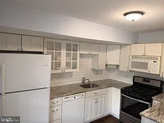 2 bed, 2.0 bath, 1065 sqft, $2,100 — Photo 3