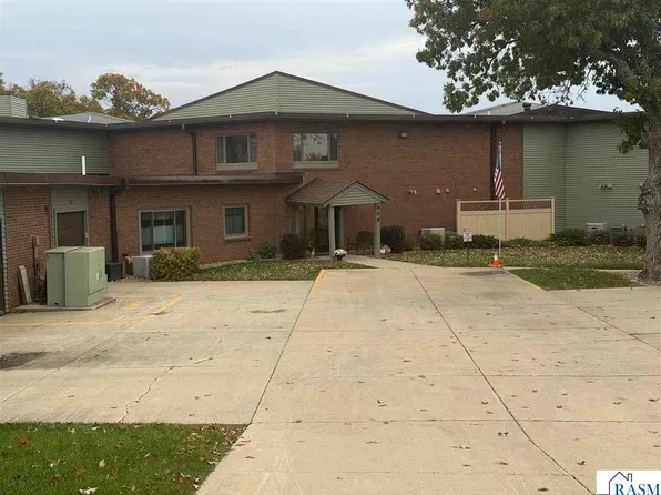 808 Lake Chapeau Dr APT 102, Albert Lea, MN 56007