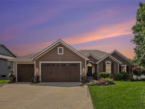19710 NE 197th Ter, Smithville, MO 64089