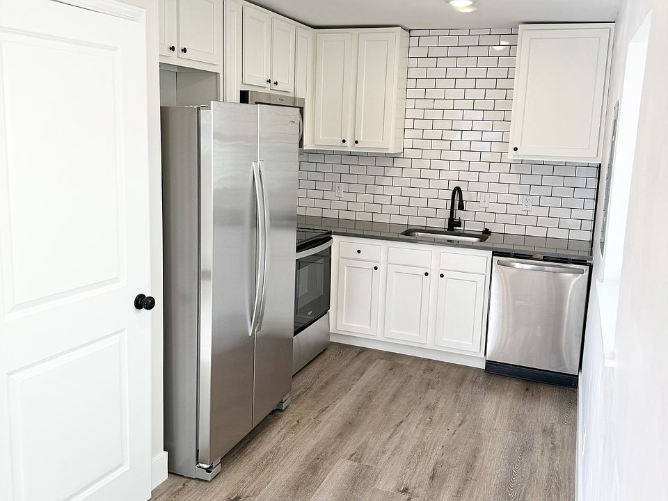 1st image of 205 Treutland Ave