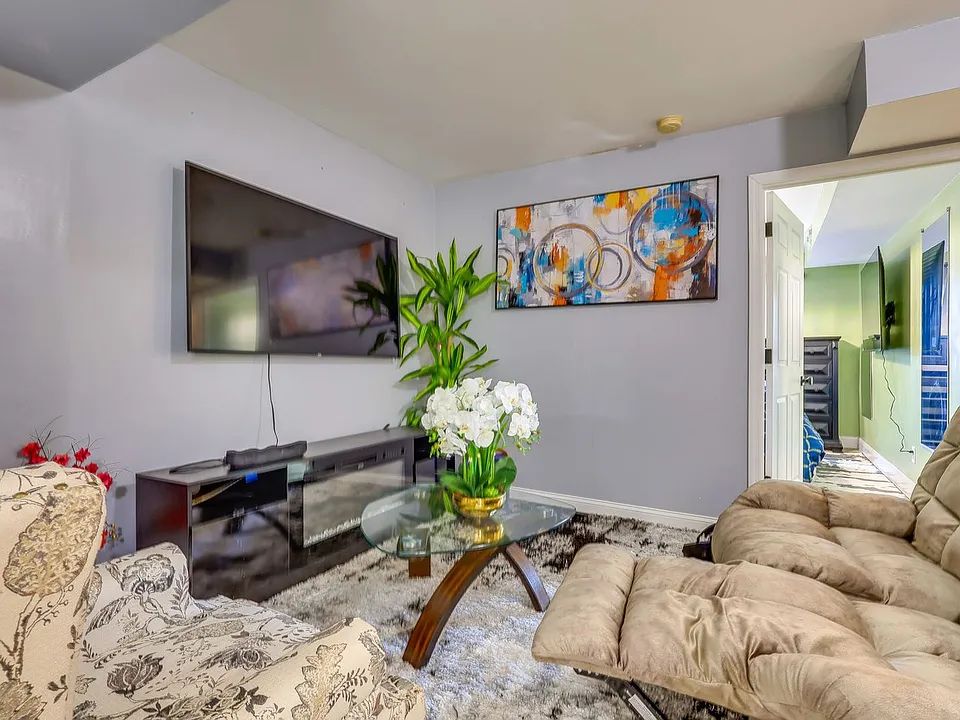 501 Clinton Ave #ID1592224P