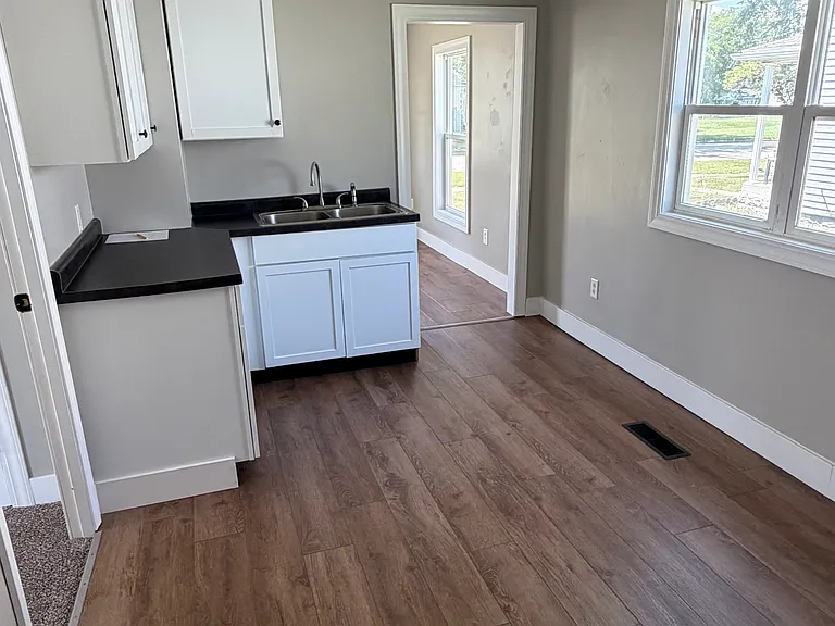 532 S Franklin St — Photo 7