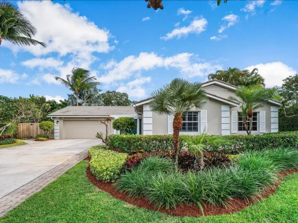 2436 Holly Ln, Palm Beach Gardens, FL 33410