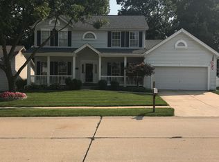 1446 Summerpoint Ln, Fenton, MO 63026