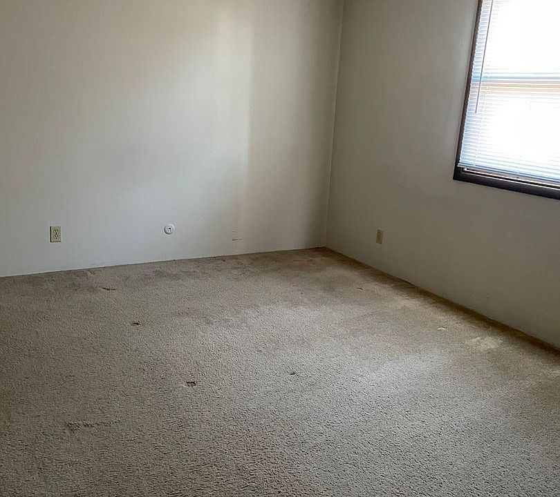 2nd image of 4712 N Sussex Rd #8