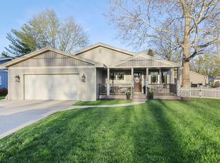 1004 S Division St, Mahomet, IL 61853