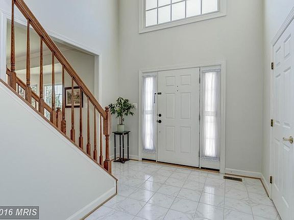 3rd image of 13701 Valley Oak Cir