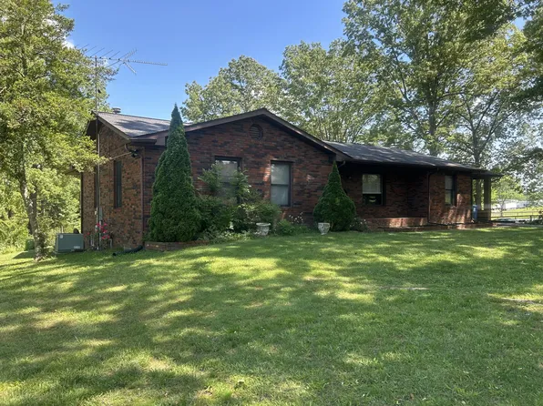 108 Hazelnut Ave, Camden, TN 38320