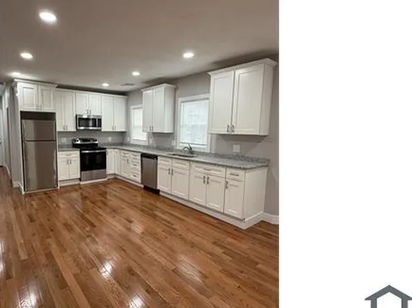 66 Waverly St APT 3, Worcester, MA 01604