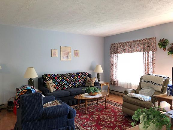 2nd image of 105 Cedarcrest Ct