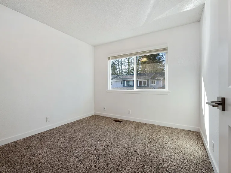 LSLV Lakeshore Lakeview — Photo 53