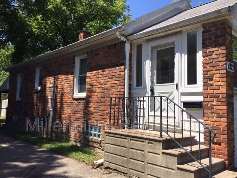 1st image of 1921 Almont St