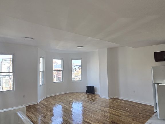 2nd fl living room