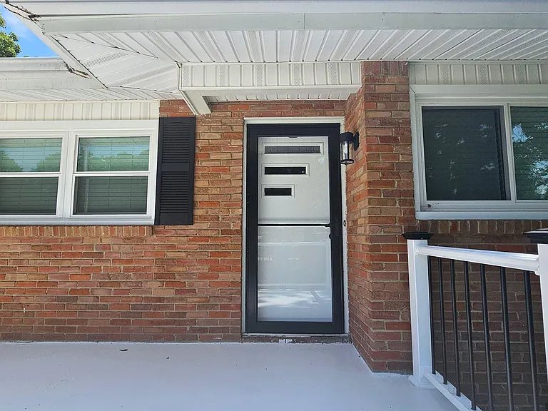 3725 Broadmor Rd NW — Photo 3