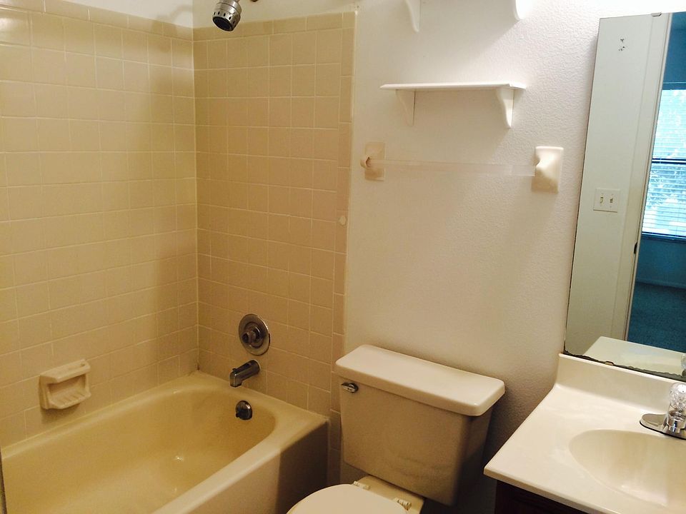 1st image of 606 Casa Park Ct #D