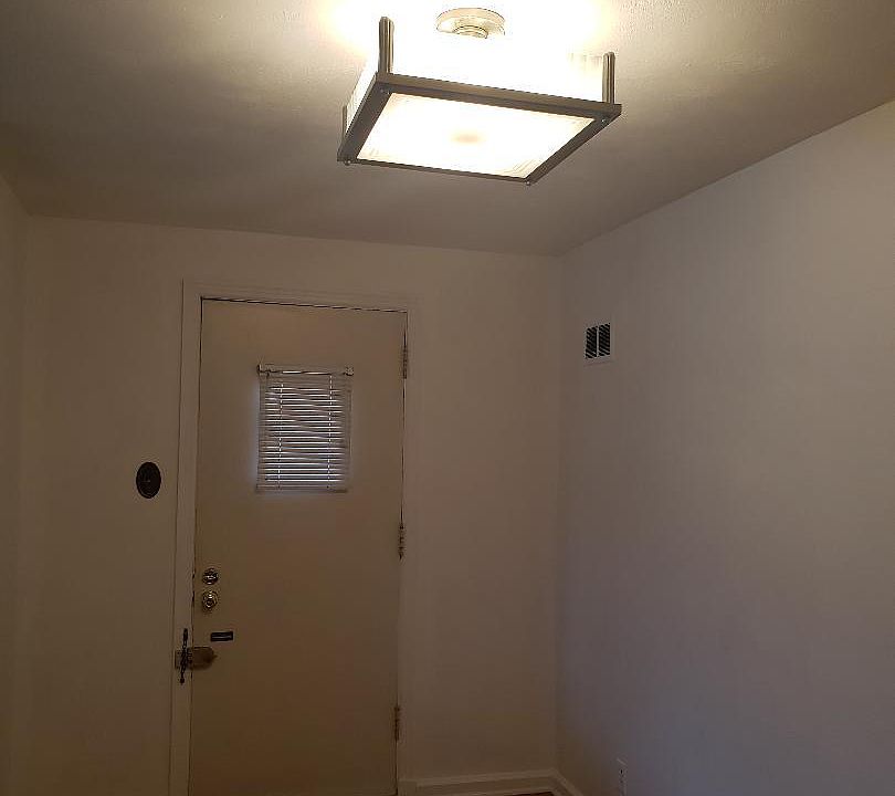 1st image of 6944 Chippewa St #1