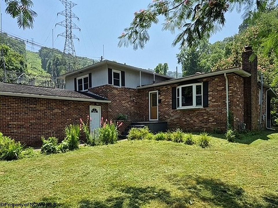 1st image of 222 Helen St