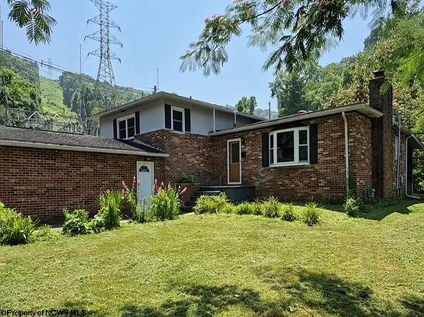 222 Helen St, Paden City, WV 26159