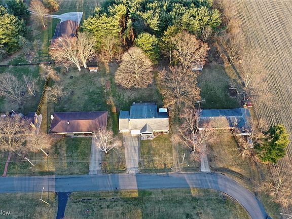 2nd image of 350 Valley View Dr