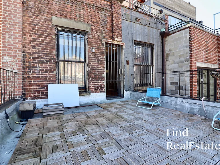 39 W 74th St #PHB — Photo 20