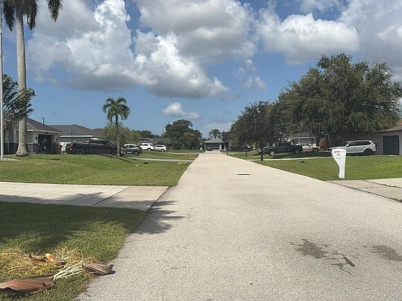 4th image of 930 SW 33rd Ter