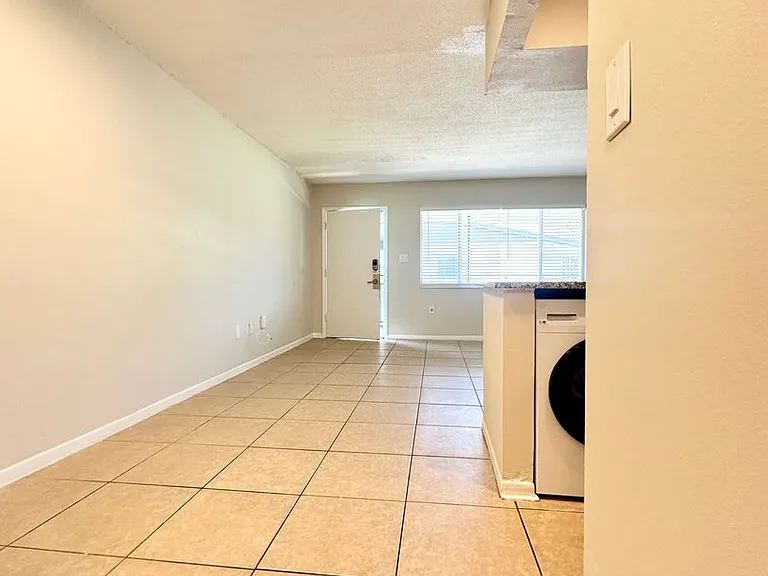 1700 Van Ness St — Photo 19