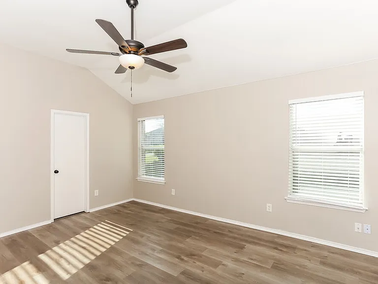 1755 Reynolds St — Photo 11